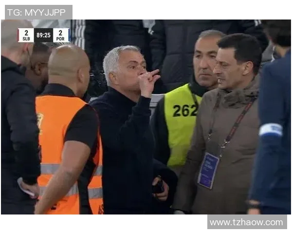 友谊赛精彩对决本菲卡与尤文图斯战成平局红牌事件引发全场热议